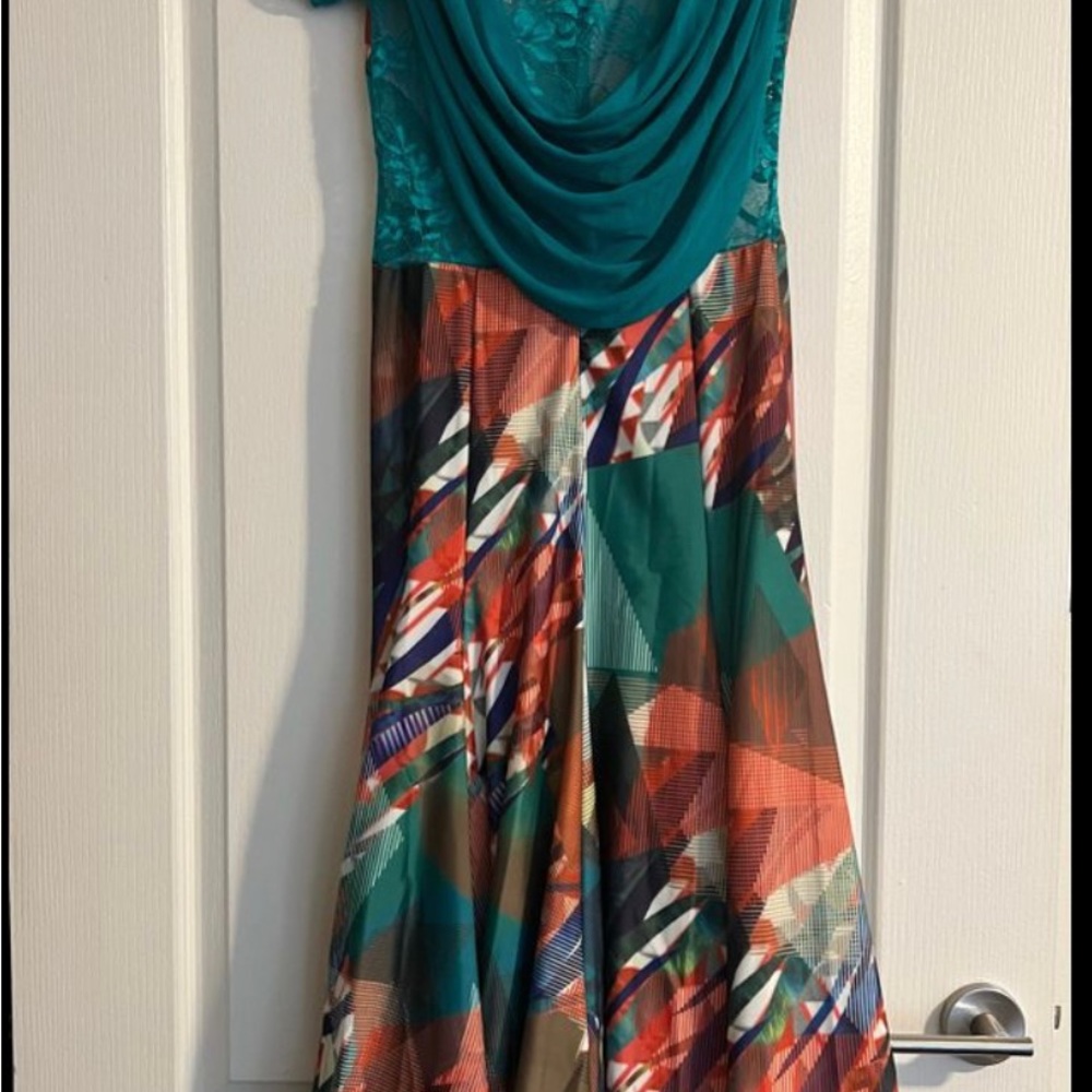 Yilinfeier Dress with an attached front & back drape.